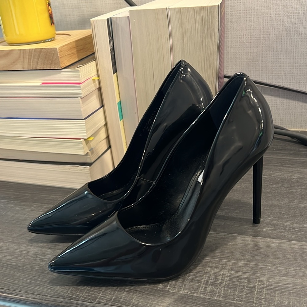 Black Steve Madden Pumps
